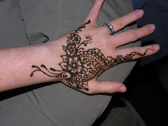 henna hand design with flowers